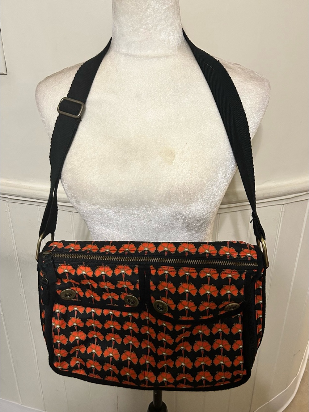 Rare Vintage GAP 2004 Poppy Messenger Bag/Expandable Y2K Crossbody/ Like New